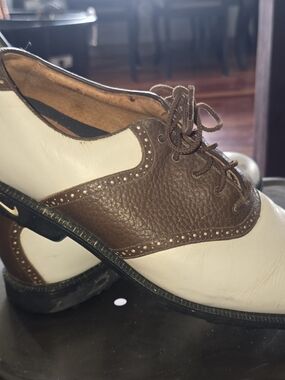 Nike Classic Vintage Men's Two-Tone Brown and White Leather Oxford Golf Shoes